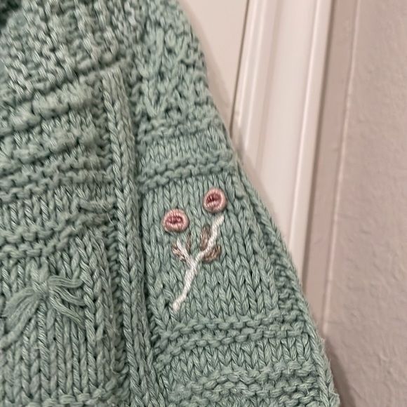 Vintage Hong Kong Cropped Green Crew Neck Sweater with Textured Knit Size M - Picture 5 of 5